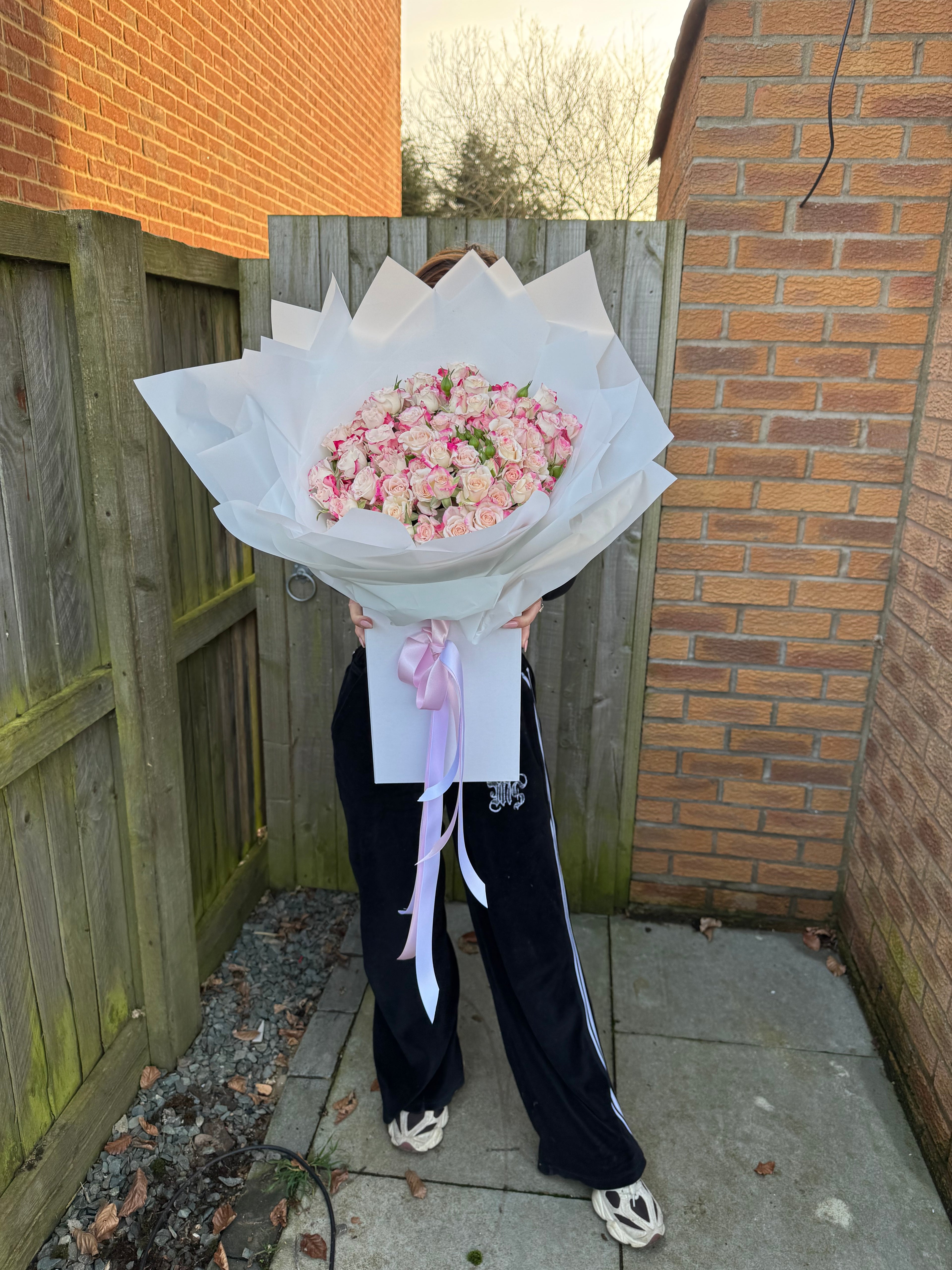 MOTHERS DAY SPRAY ROSE BOUQUET